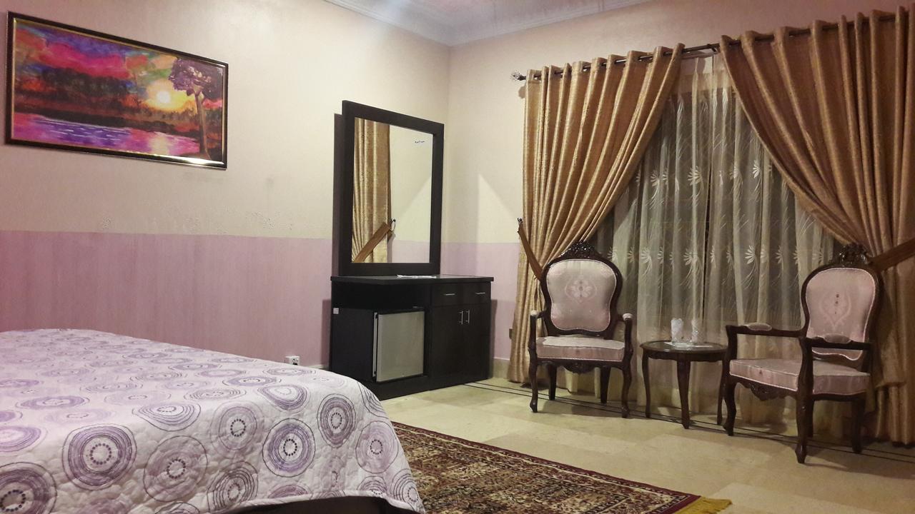Hotel Seven 7 Karachi Ngoại thất bức ảnh